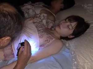 CEAD-330 Tôi là một kẻ thủ dâm điên cuồng, siêu dâm đãng 11 Yui Hatano